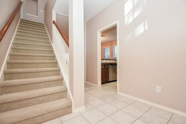 Building Photo - 4202 Creek Hollow Ln