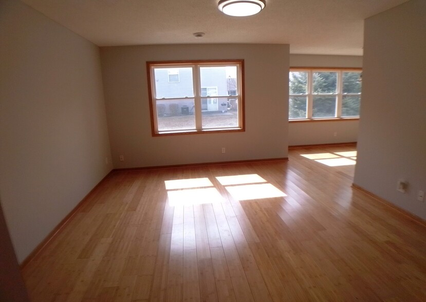 Building Photo - 10549 64th Way NE