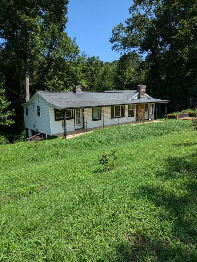 Building Photo - 1BD/2BA Single Family Home in Hickory!