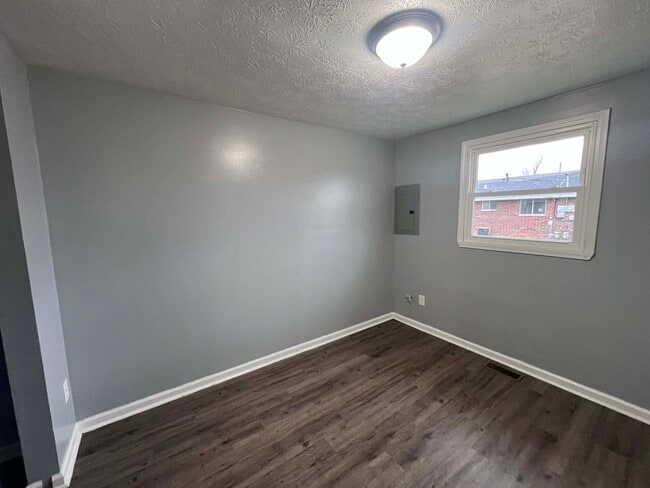 Building Photo - 1110 Leota Dr