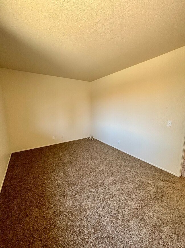 Building Photo - 1466 Granite Hills Dr