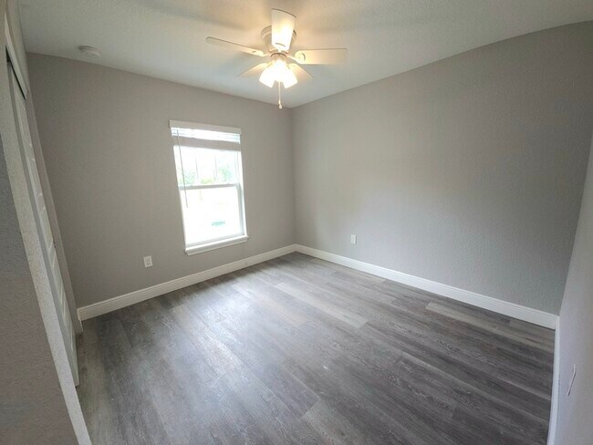Building Photo - 7 Spruce Loop Way