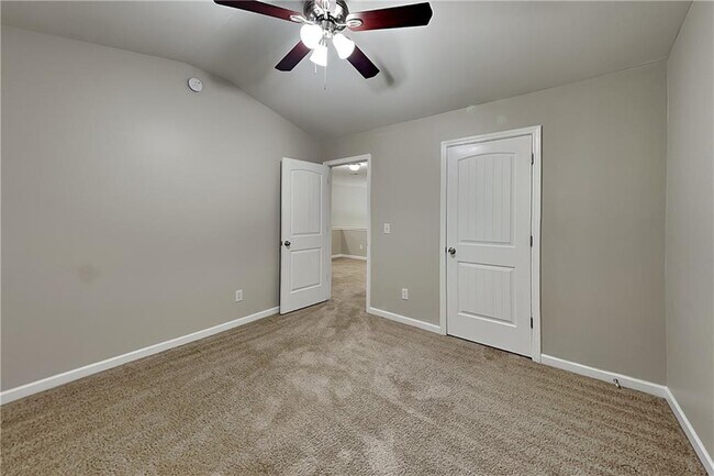 Building Photo - 119 Spring Forrest Ln