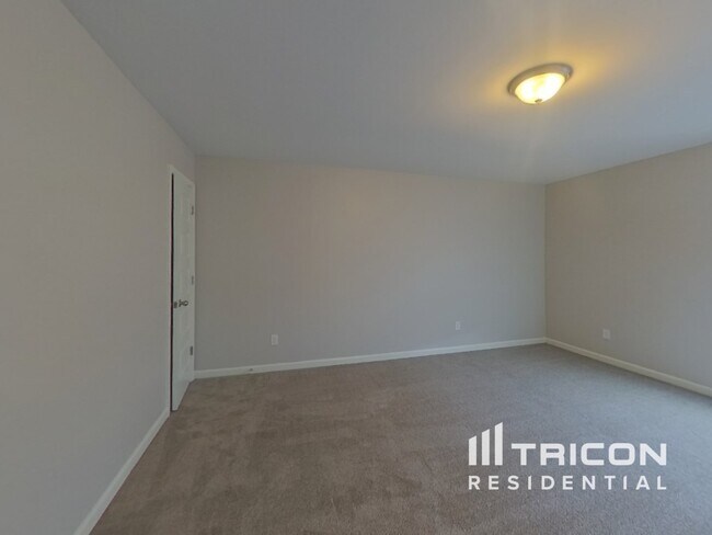Building Photo - 3650 Lebella Ln