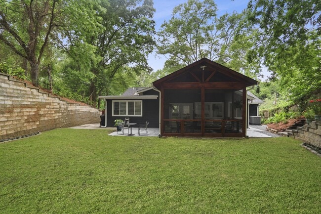 Building Photo - 1315 Normandy Dr NE