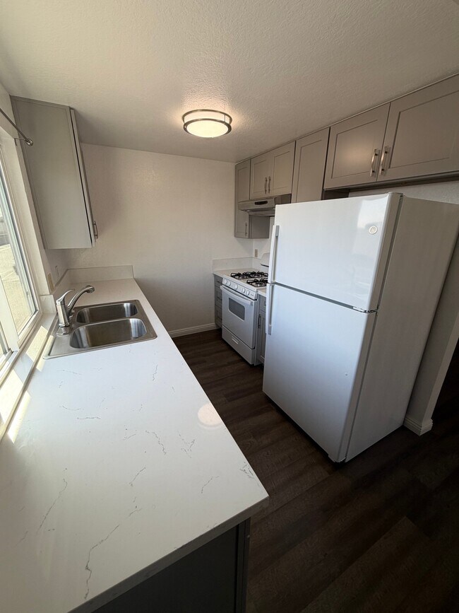 Building Photo - 8777 Lomita Dr