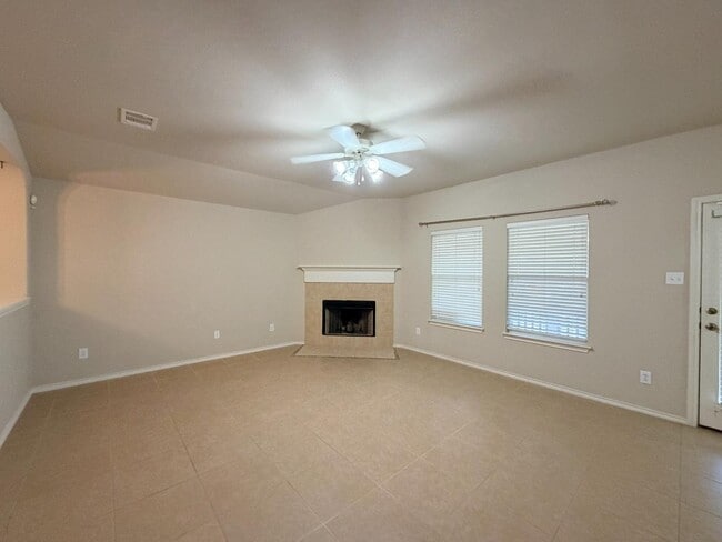 Building Photo - 714 Point Sunset