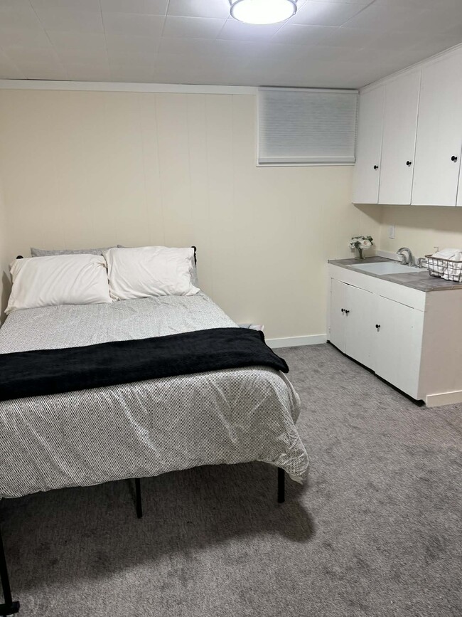 Building Photo - 1005 NE Duncan Ln