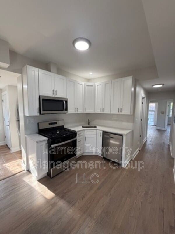 Building Photo - 3601 W Le Moyne St