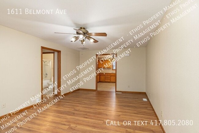 Building Photo - 1611 W Belmont St