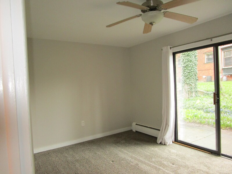 Building Photo - 23 College Ave SE