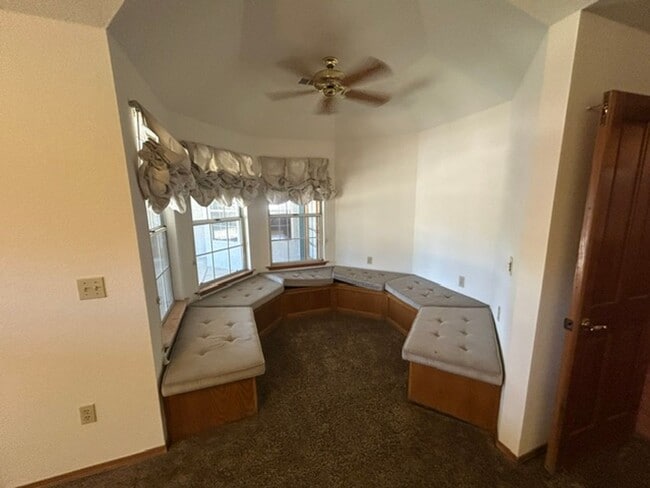 Building Photo - 3 Bedroom 2 Bathroom with a Bonus Room and Pool in the El Diamante School District!