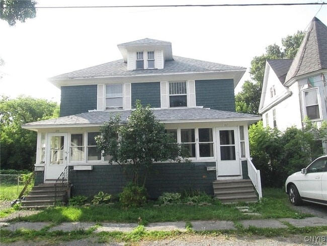 Primary Photo - 385 Pawling St