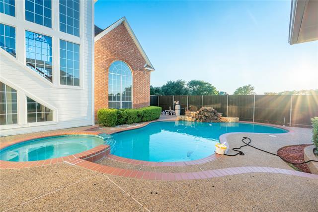 Building Photo - 4465 Longfellow Dr