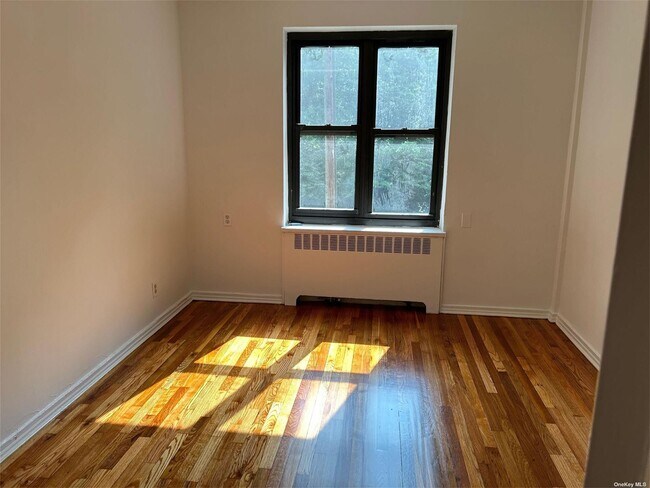 Building Photo - 13 Welwyn Rd