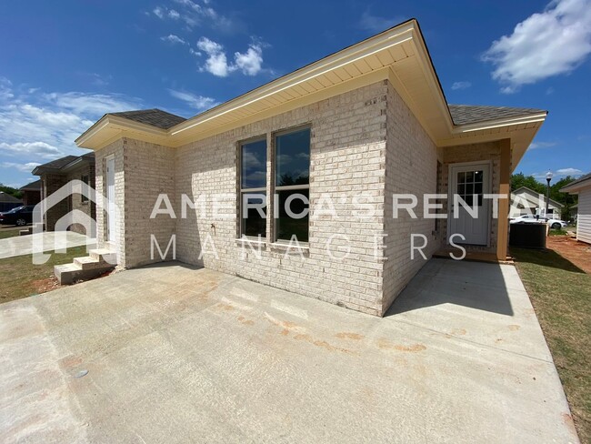 Building Photo - Home for Rent in Montgomery!!! Available t...