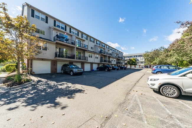 Building Photo - 695 River Park Village Blvd