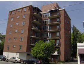 Building Photo - 125 Trapelo Rd