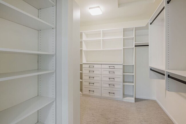 Building Photo - 124 Birchbark Pl