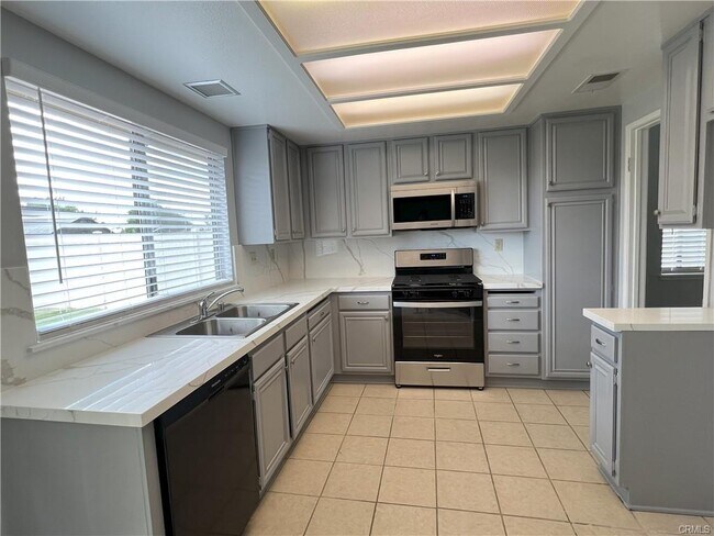 Building Photo - 44017 Kirkland Ave