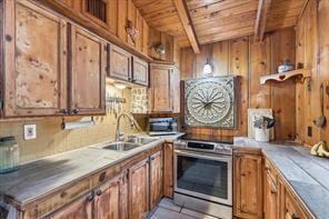 Building Photo - 111 Oaktree Ln