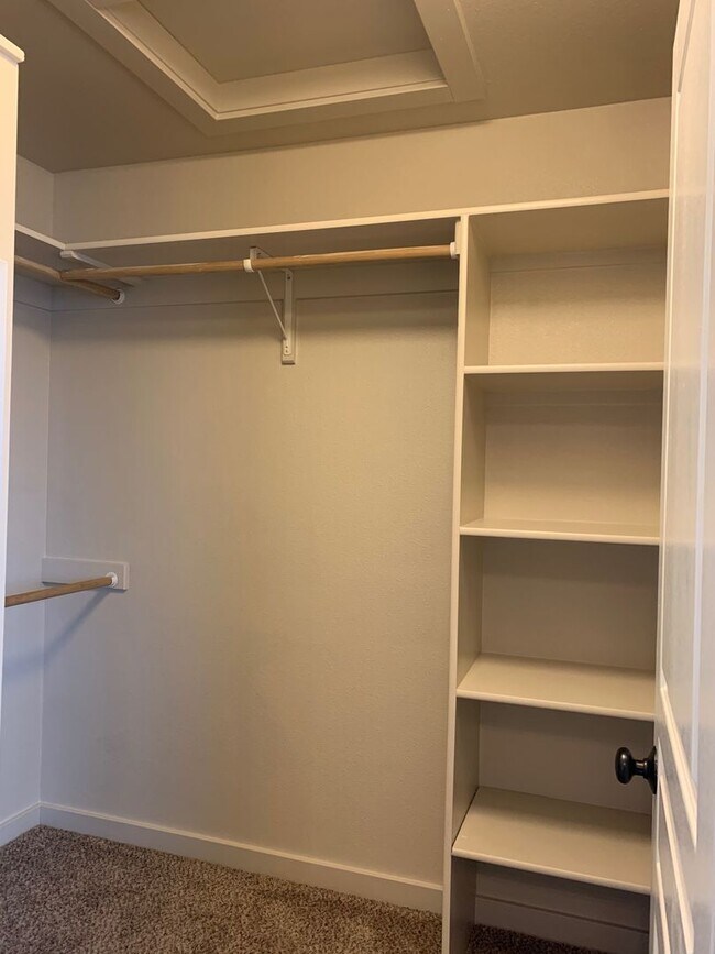 Building Photo - 10600 Avalon St