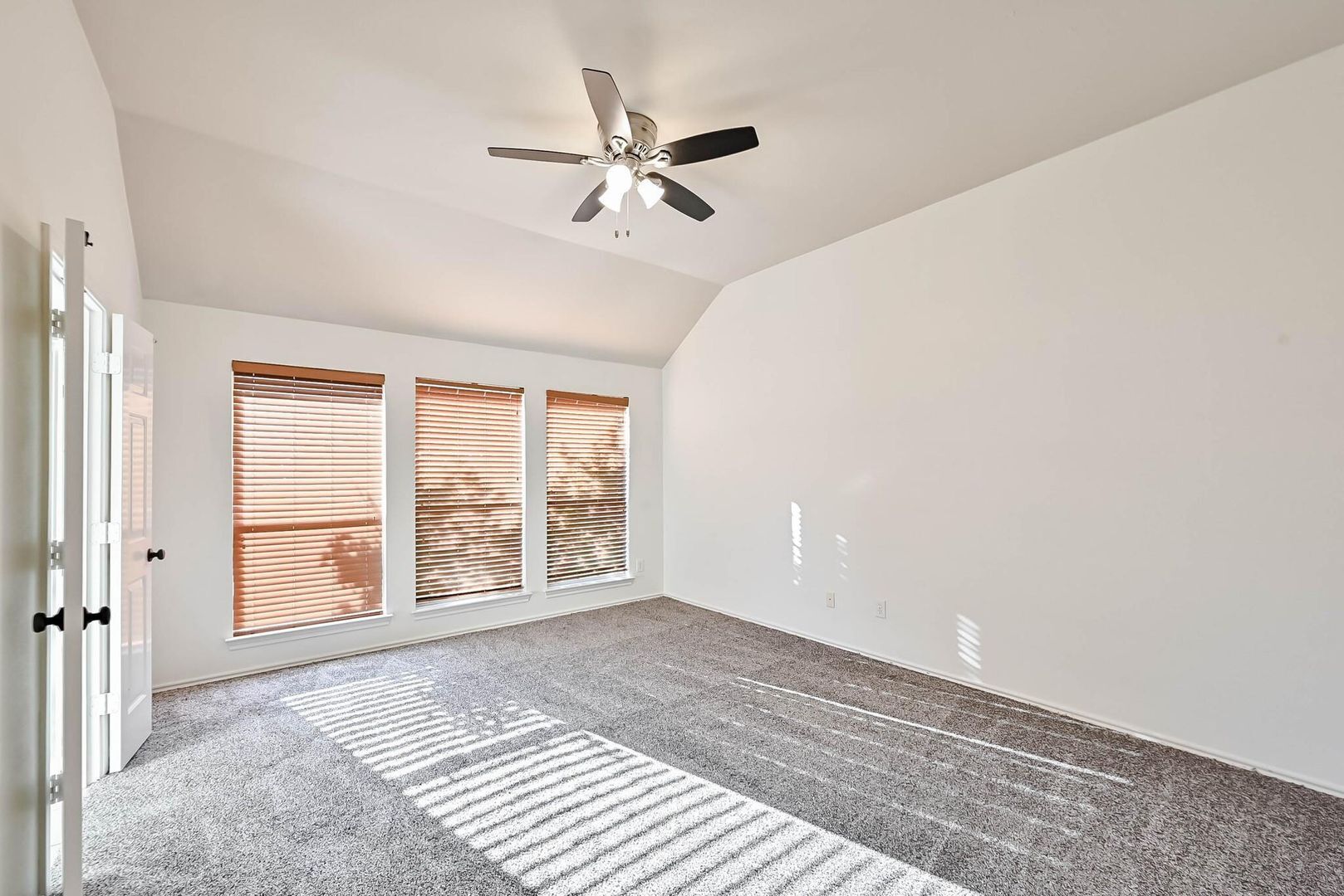 Building Photo - 11913 Wildwood Ln