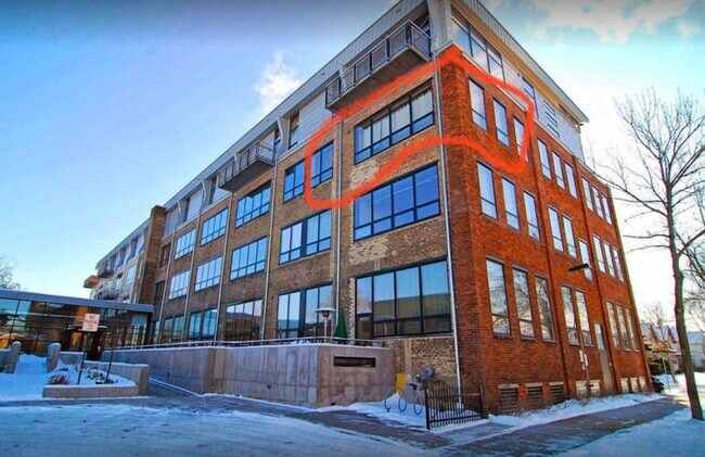 Building Photo - 1701 NE Madison St