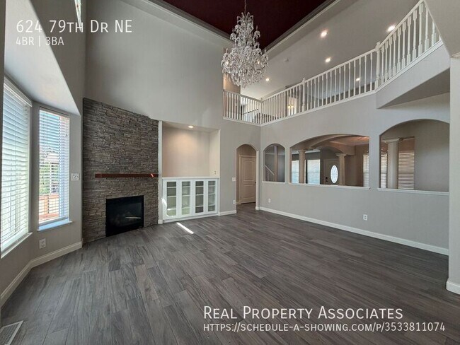Building Photo - 624 79th Dr NE