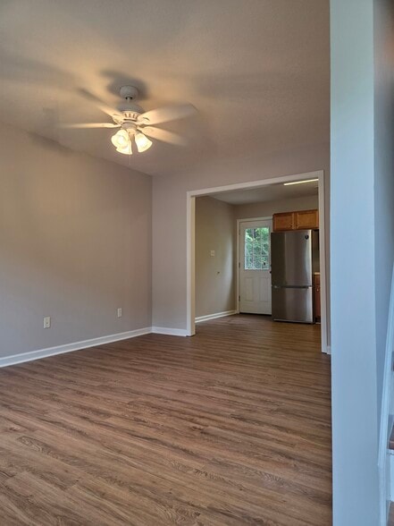 Building Photo - 3929 Acorn Dr