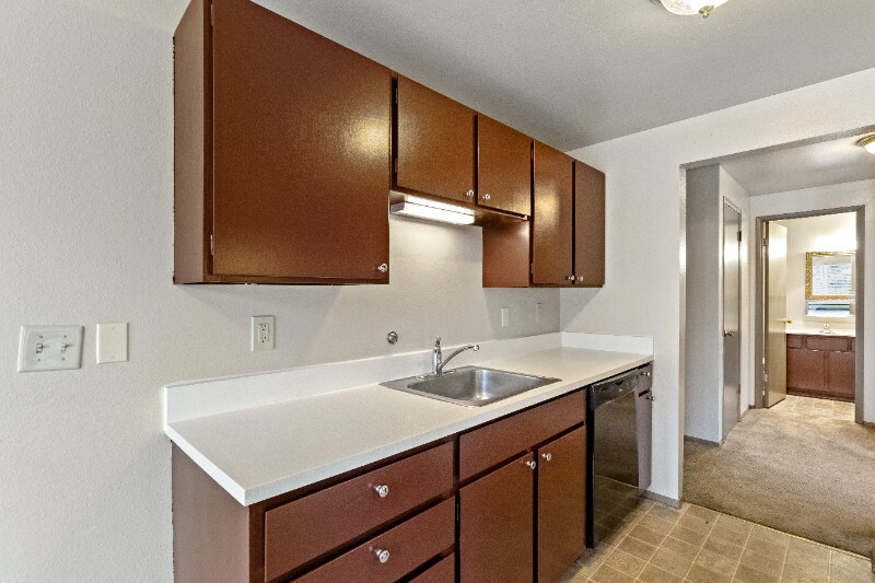 Building Photo - 12520 Roosevelt Way NE