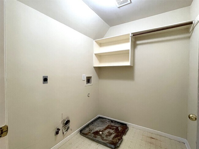 Building Photo - 1723 Rustic Oak Ln