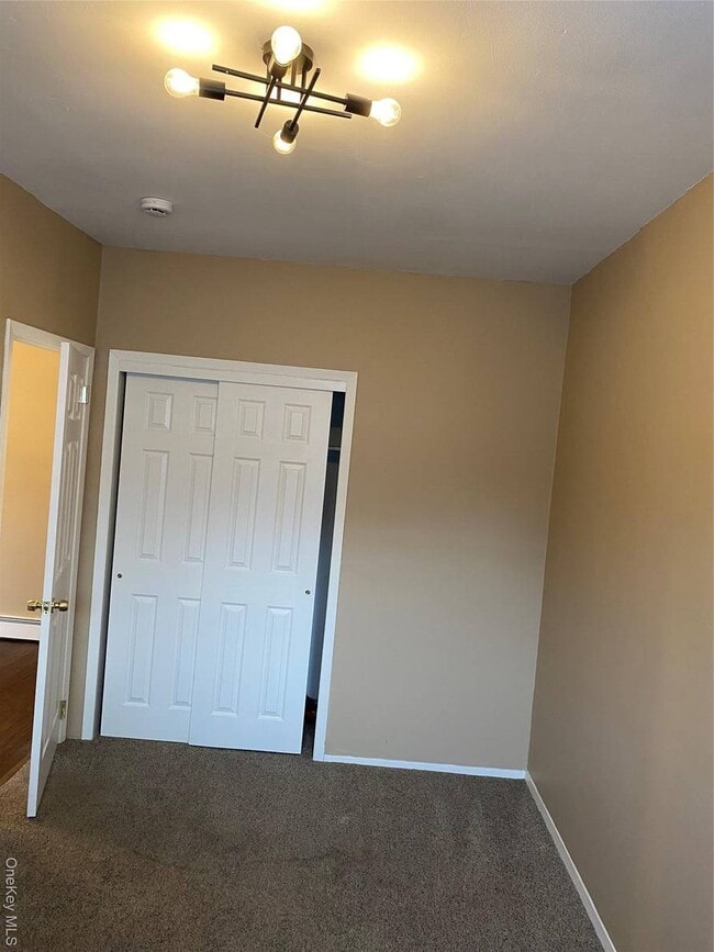 Building Photo - 6 Gaines Dr