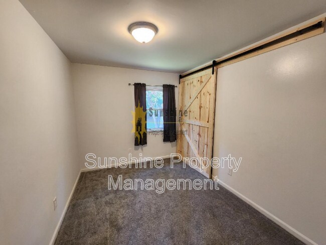 Building Photo - 213 Picard Dr