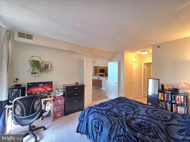 Building Photo - 5505 Seminary Rd