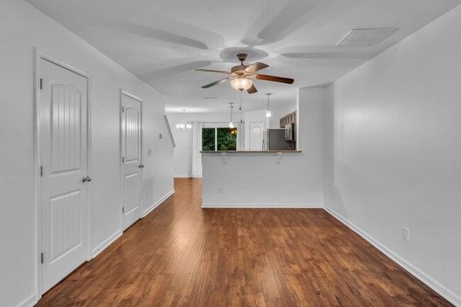Building Photo - Awesome Goodlettsville Townhome in Conveni...