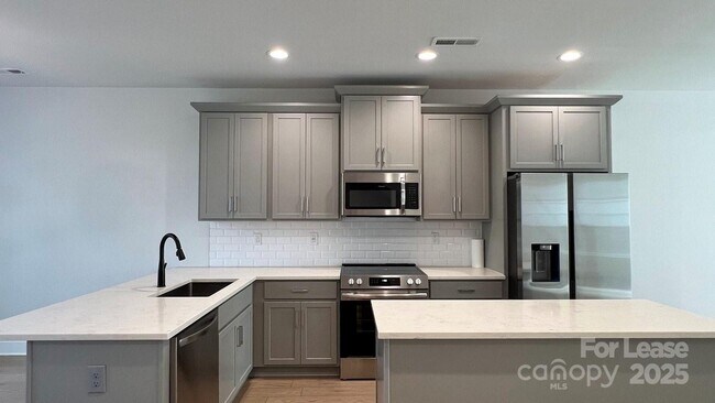 Building Photo - 608 Old Dominion Dr