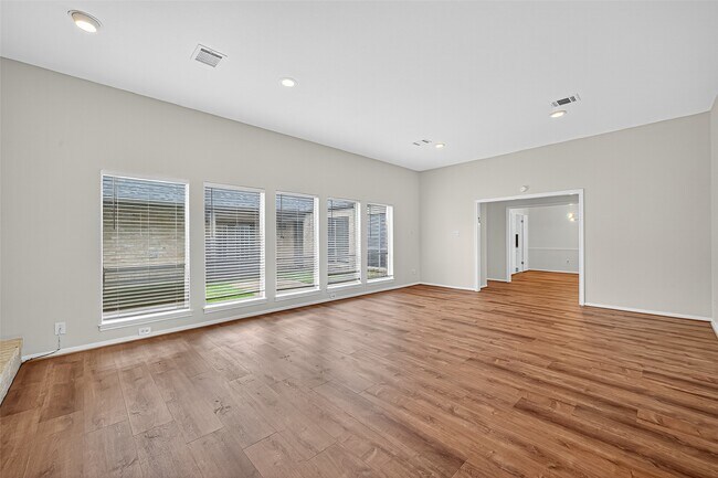 Building Photo - 10815 Shawnbrook Dr