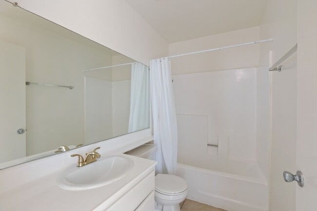 Building Photo - 7233 Loma Verde Ave