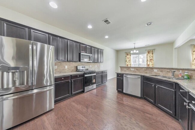 Building Photo - 4990 Brierstone Dr