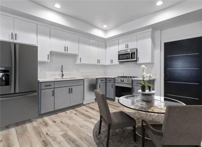 Building Photo - 4643 W 18th St