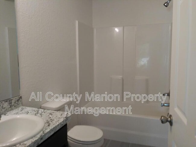 Building Photo - 5933 NW 59th Ct