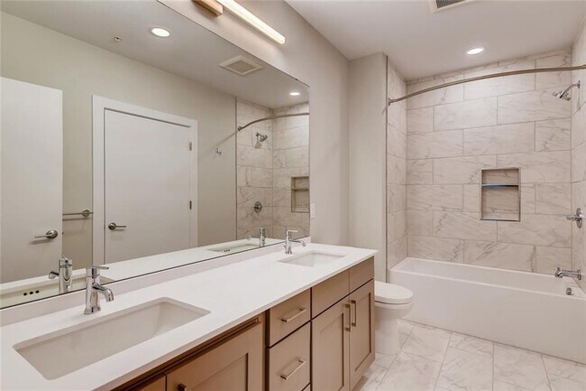 Building Photo - 900 S 1st St