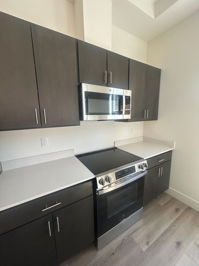 Building Photo - 32-36 SE 56th Ave.