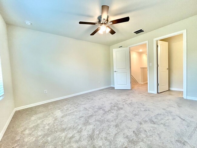 Building Photo - New Build 3Bed 2Bath Townhome in Kissimmee