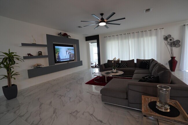 Building Photo - 15750 Longboat Key Dr