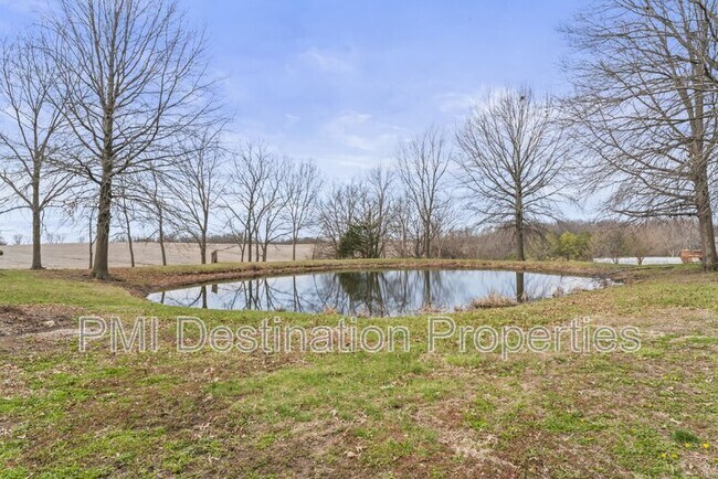 Building Photo - 2081 Willow Ln