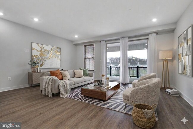 Building Photo - 11003 Resort Road