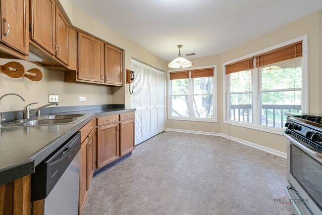 Building Photo - 305 Satinwood Terrace