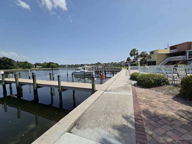 Building Photo - 2424 W Tampa Bay Blvd